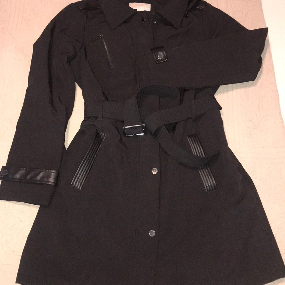 Sz L Michael Kors blk coat w/ belt, detachable hood, LIKE NEW